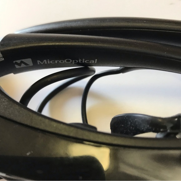 MyVu Solo Personal Media Viewer Virtual for iPod - Picture 3 of 6